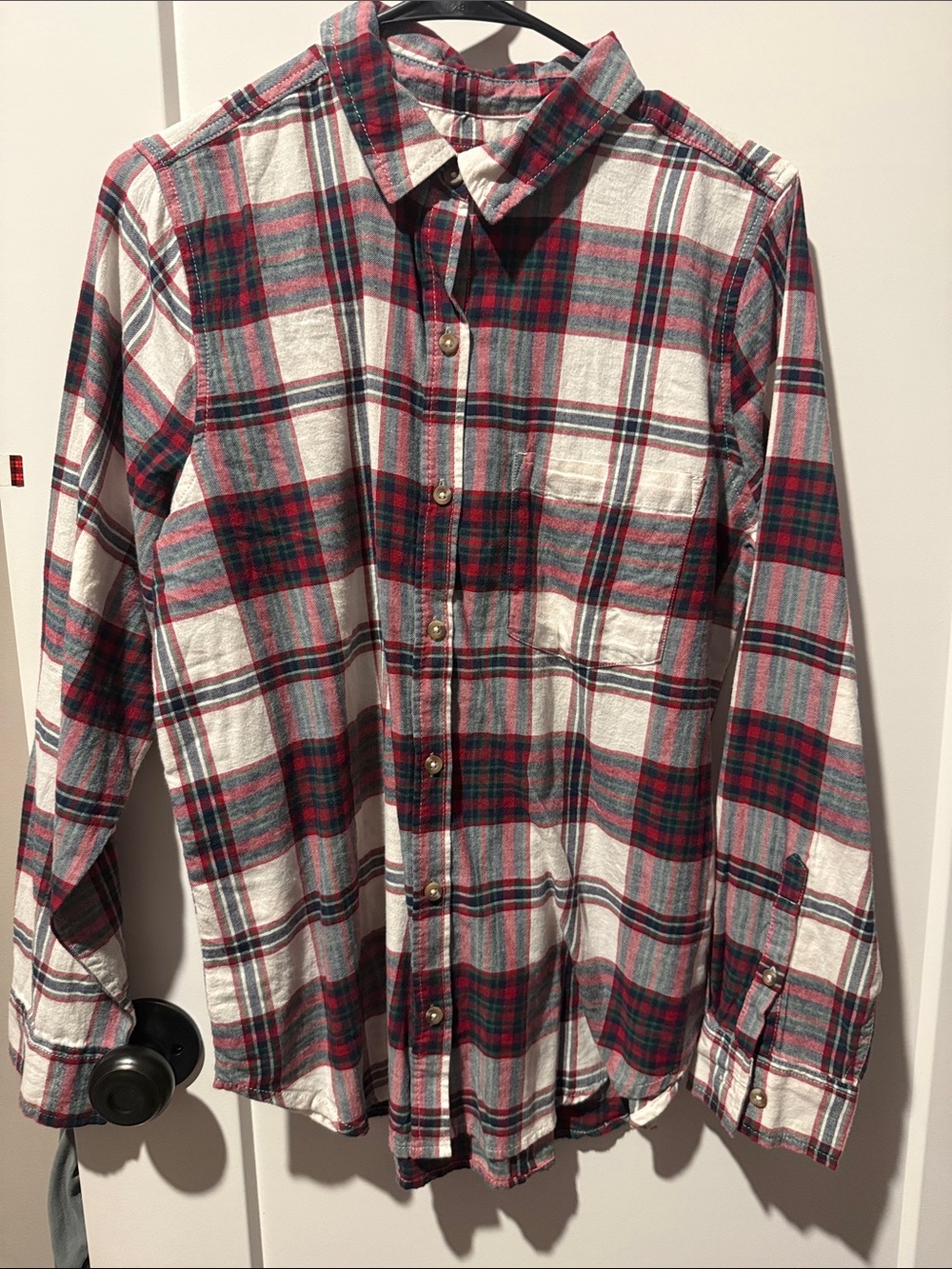 SO Men's Red and Green Plaid Button-Down Shirt